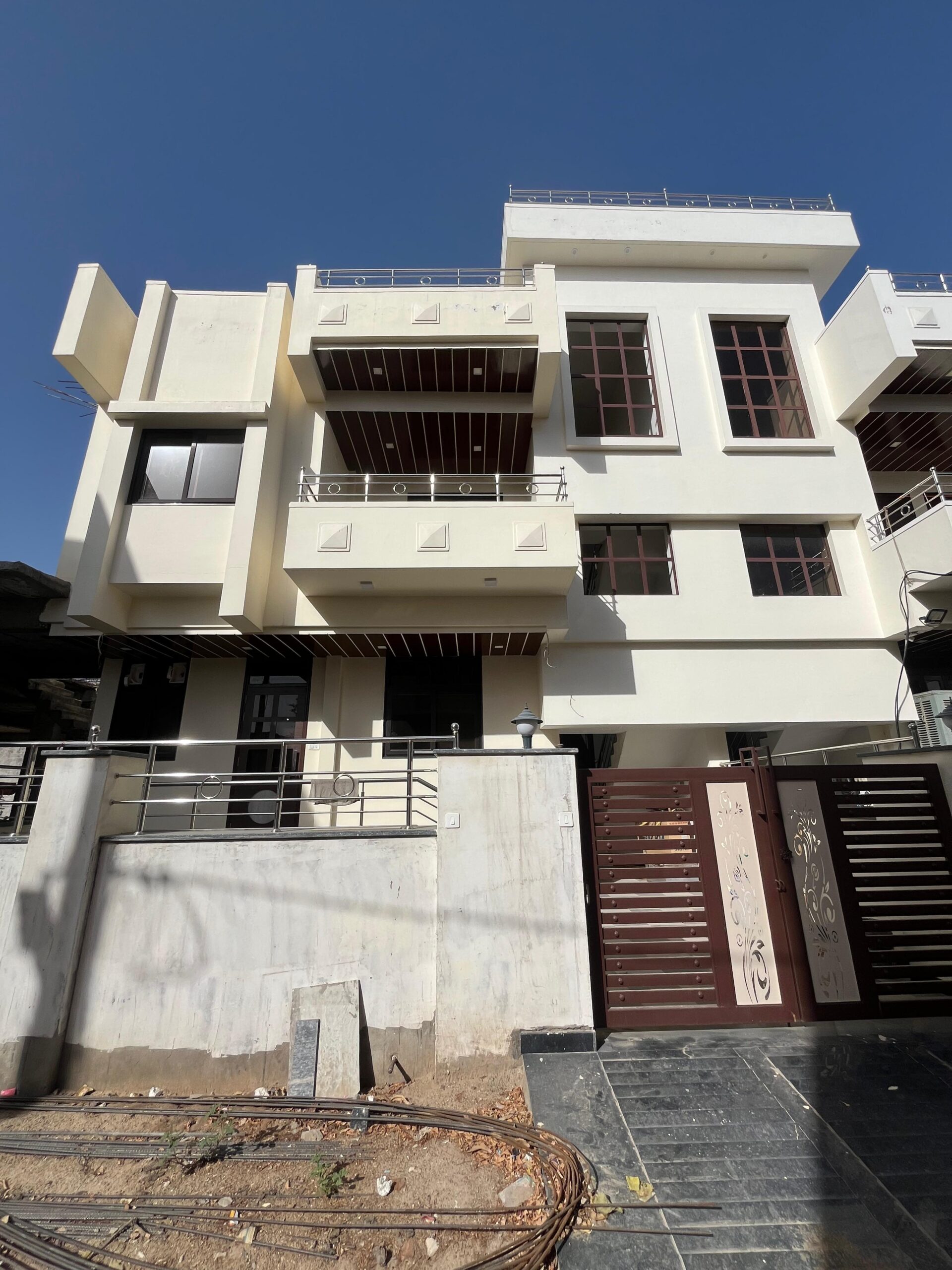 Semi Furnished Duplex Villa for Sale